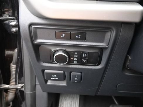 Used 2024 Ford Expedition XLT AWD/4WD image 17