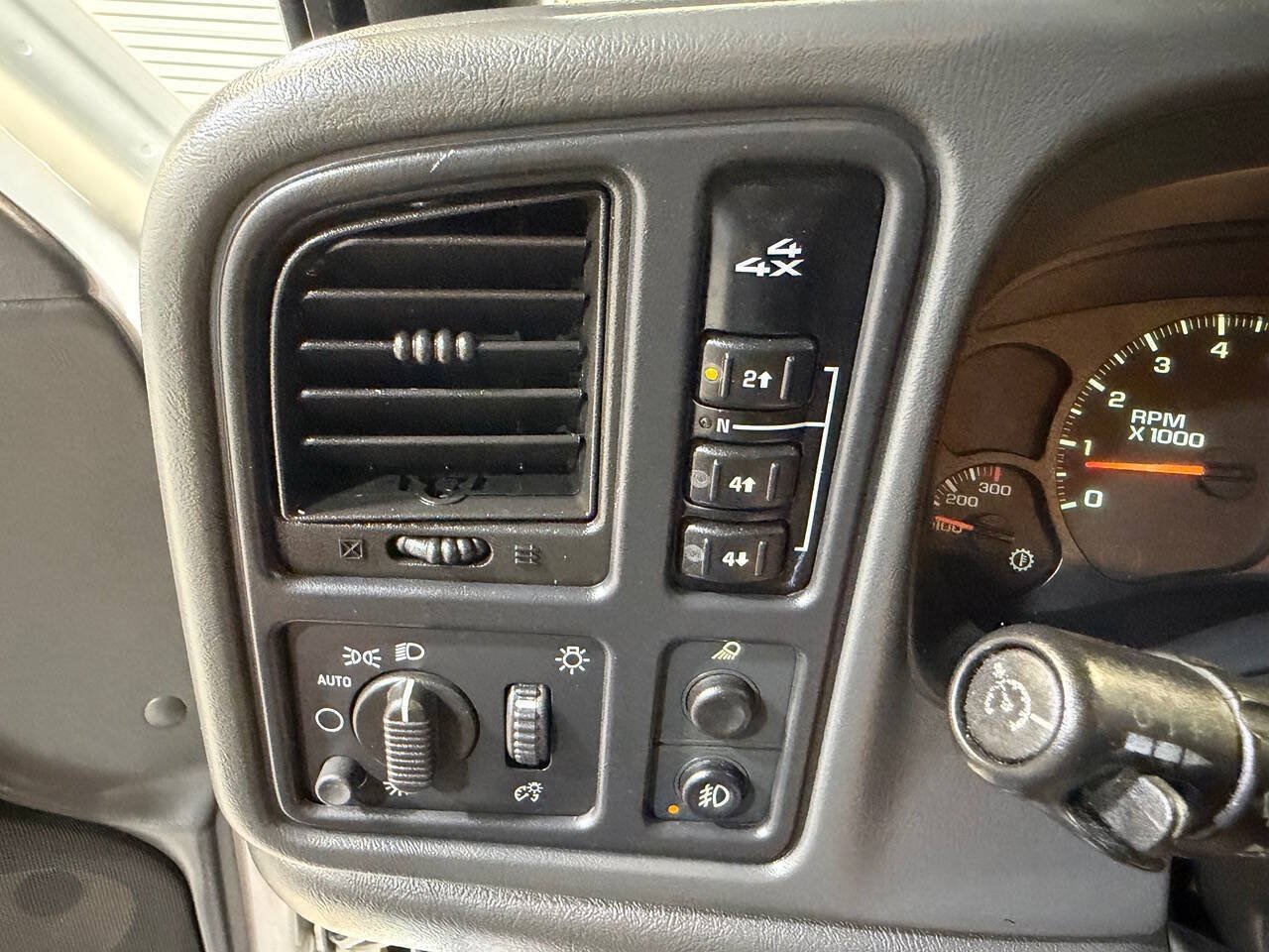Used 2007 GMC Sierra 2500 SLE w/ Heavy-Duty Power Package AWD/4WD image 40