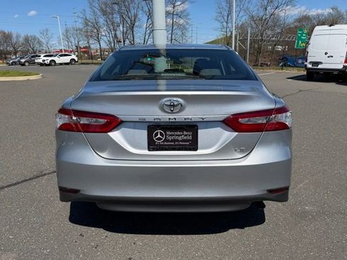 Used 2018 Toyota Camry LE FWD image 4