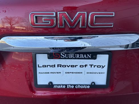 Used 2024 GMC Terrain SLE w/ Driver Convenience Package image 26