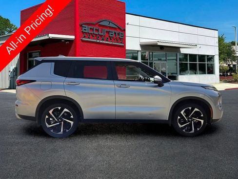 Used 2023 Mitsubishi Outlander SE FWD image 6