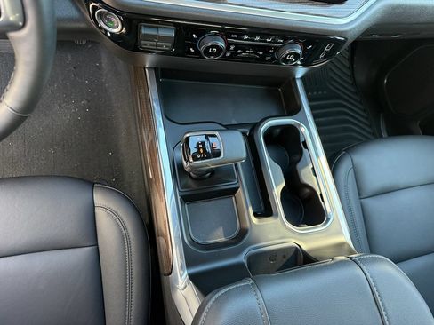 Used 2026 Chevrolet Silverado 1500 LT Trail Boss w/ LT Trail Boss Premium Package AWD/4WD image 26