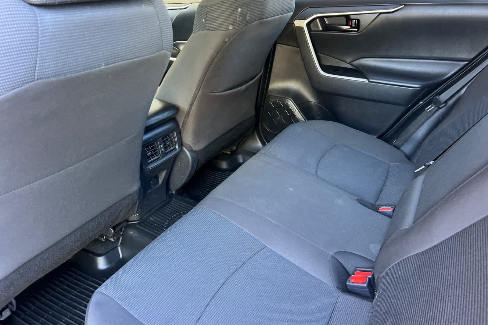 Certified 2025 Toyota RAV4 LE AWD/4WD image 4