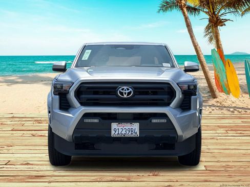Used 2024 Toyota Tacoma SR5 AWD/4WD image 9
