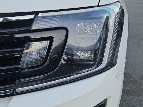 Used 2021 Ford Expedition Max Limited image 12