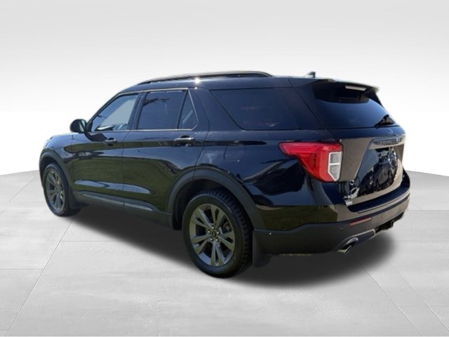 Used 2022 Ford Explorer XLT w/ XLT Sport Appearance Package AWD/4WD image 2