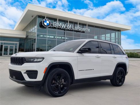 Used 2024 Jeep Grand Cherokee Altitude AWD/4WD image 1