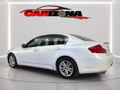 Used 2011 INFINITI G37 Journey RWD image 9