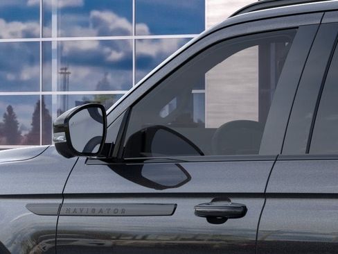 New 2026 Lincoln Navigator Reserve w/ Jet Appearance Package AWD/4WD image 19