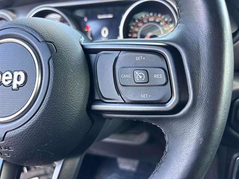 Used 2018 Jeep Wrangler Unlimited Sport S image 18