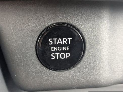 Used 2024 Nissan Rogue SV w/ SV Premium Package image 32