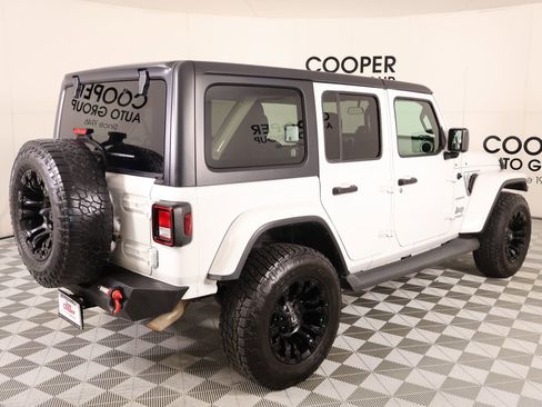 Used 2019 Jeep Wrangler Unlimited Sahara image 19
