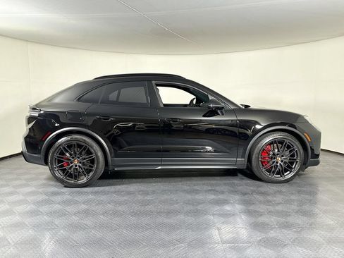 Certified 2026 Porsche Macan GTS Electric AWD/4WD image 8