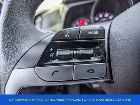 Used 2022 Hyundai Elantra SEL image 27