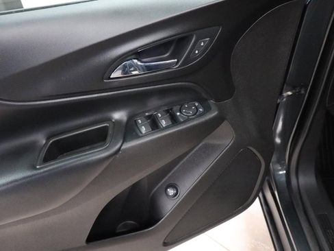 Used 2018 Chevrolet Equinox LT FWD image 11