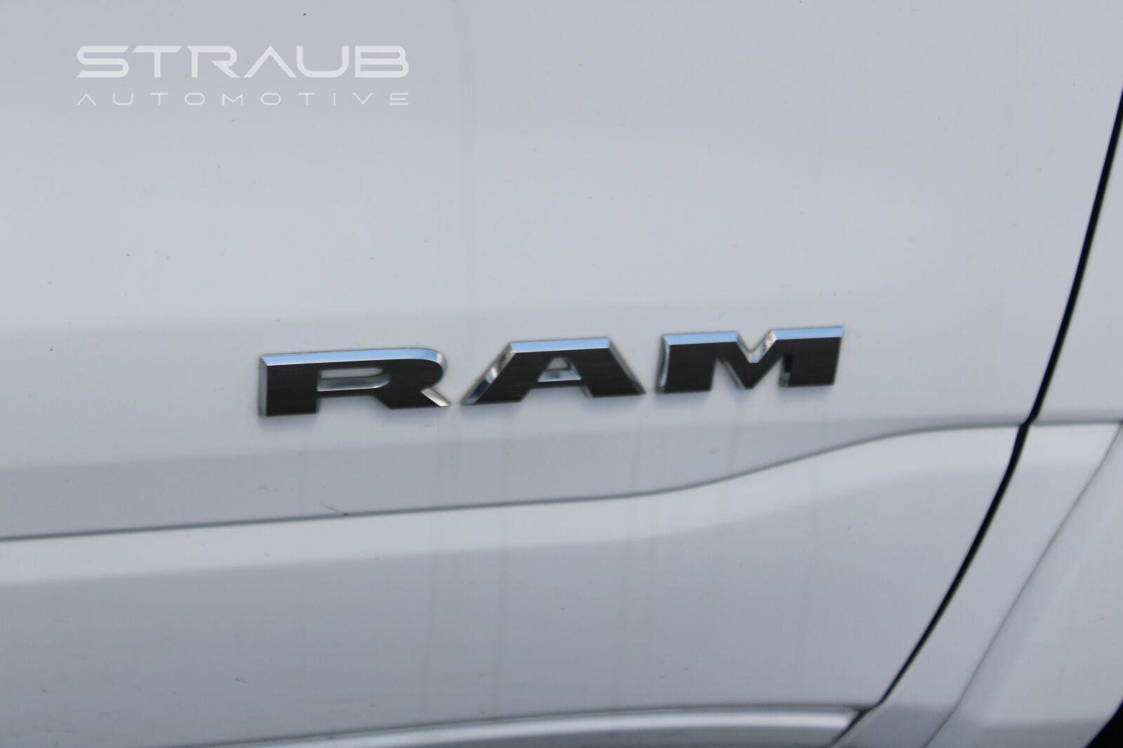 Used 2025 RAM 1500 Laramie AWD/4WD image 13