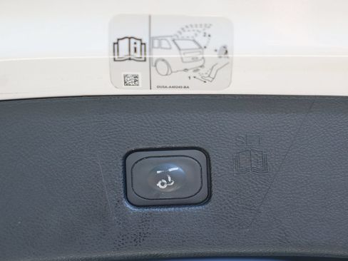 Certified 2020 Ford Edge SEL w/ Convenience Package AWD/4WD image 15