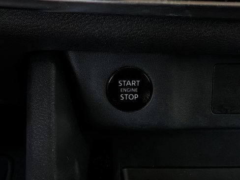 Used 2025 Nissan Rogue SV FWD image 26