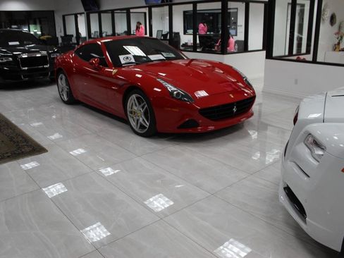 Used 2019 BMW i8 Roadster image 25