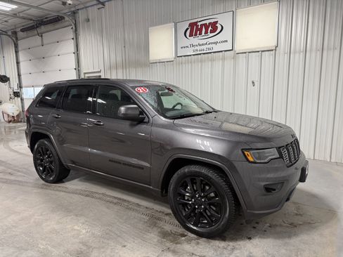 Used 2021 Jeep Grand Cherokee Laredo X RWD image 1