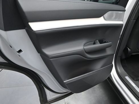 New 2025 Volvo EX90 Ultra image 13