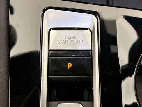 Used 2024 Volkswagen Atlas Cross Sport SEL R-Line AWD/4WD image 20