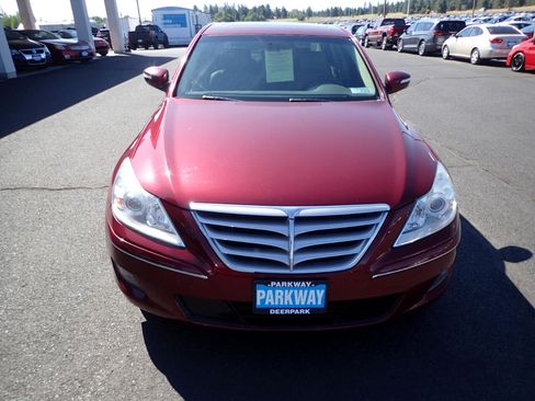 Used 2011 Hyundai Genesis 4.6 image 8