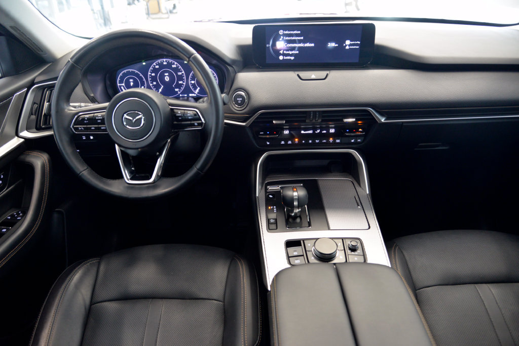 Certified 2024 MAZDA CX-90 Plug-In Hybrid w/ Preferred AWD/4WD image 17