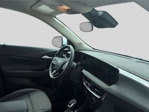 Used 2025 Buick Encore GX Preferred FWD image 21