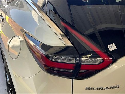 Used 2023 Nissan Murano SV image 28