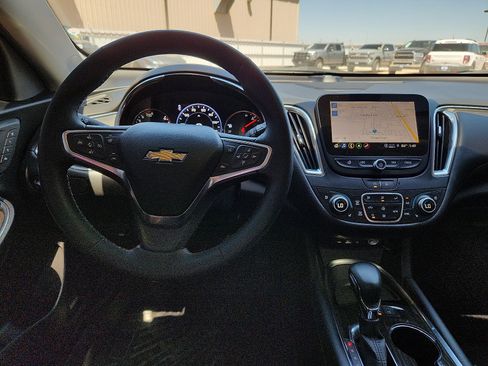 Used 2025 Chevrolet Malibu LT FWD image 10
