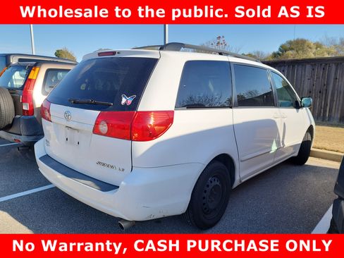 Used 2010 Toyota Sienna CE image 7
