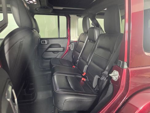 Used 2021 Jeep Wrangler Unlimited Sahara AWD/4WD image 23