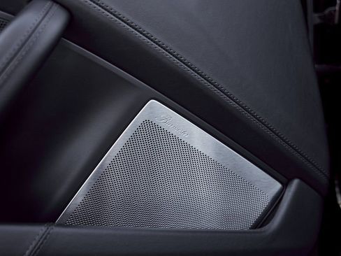 Used 2022 Porsche 911 Turbo S image 32