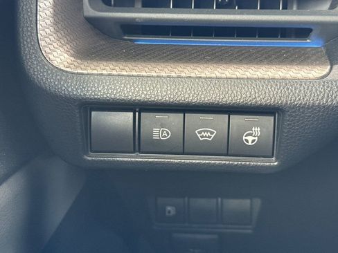 Used 2025 Toyota Prius XLE FWD image 38
