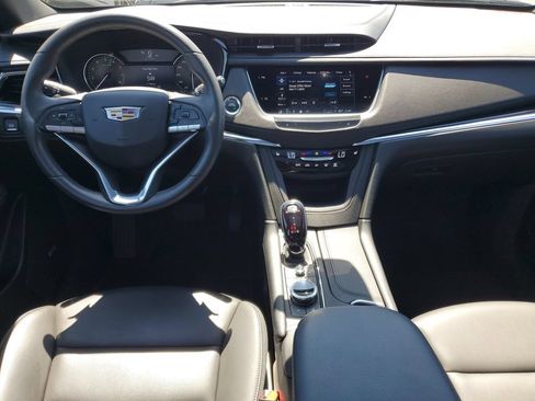 Certified 2025 Cadillac XT6 Luxury AWD/4WD image 22