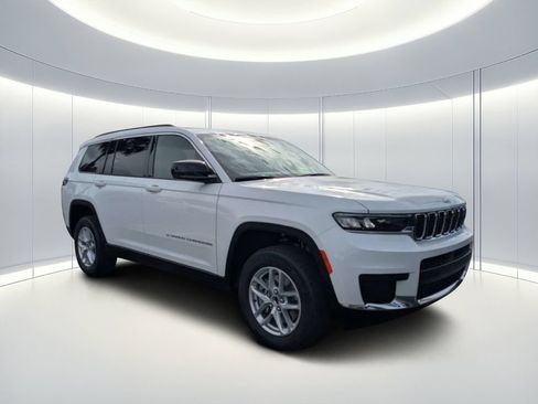 New 2026 Jeep Grand Cherokee L Laredo AWD/4WD image 2