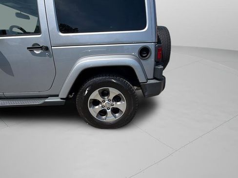 Used 2018 Jeep Wrangler Sahara w/ Connectivity Group AWD/4WD image 35