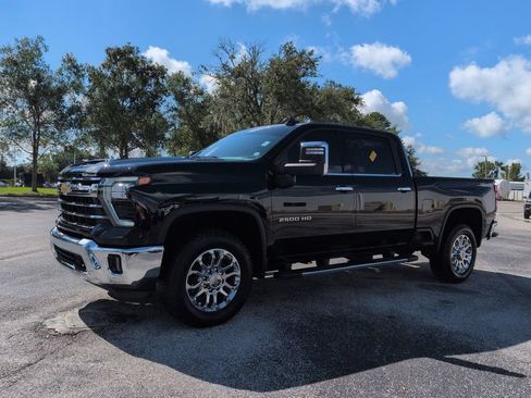 Used 2025 Chevrolet Silverado 2500 LTZ AWD/4WD image 8