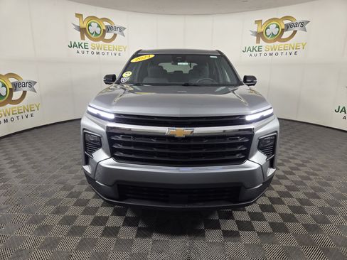 Used 2024 Chevrolet Traverse LS FWD image 2