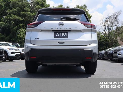 Used 2024 Nissan Rogue S FWD image 6