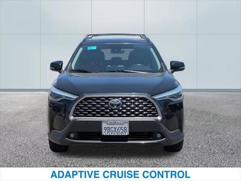 Used 2022 Toyota Corolla Cross XLE w/ Convenience Package AWD/4WD image 3