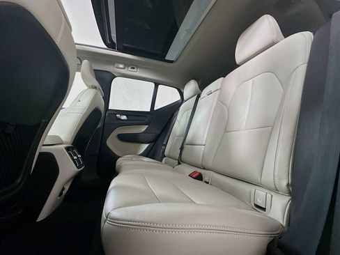 Used 2023 Volvo XC40 B5 Ultimate w/ Protection Package Premier image 23