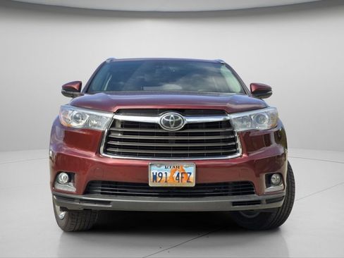 Used 2014 Toyota Highlander Limited w/ Driver Technology Package AWD/4WD image 3