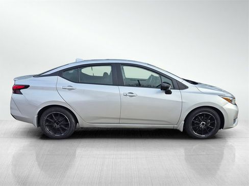 Used 2023 Nissan Versa SR w/ Trunk Package image 4