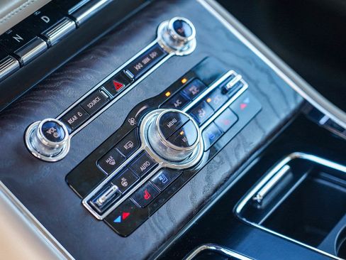 Used 2022 Lincoln Aviator Reserve w/ Equipment Group 201A image 31