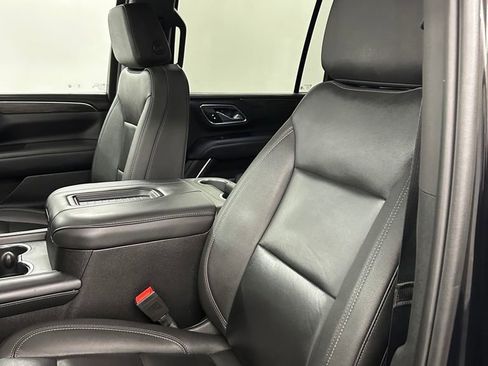 Used 2024 Chevrolet Suburban LT image 12