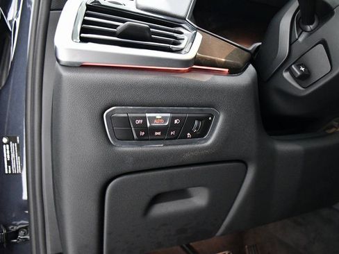 Used 2022 BMW X6 xDrive40i w/ Premium Package image 11