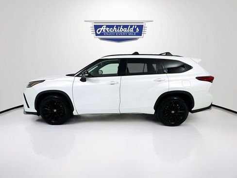 Used 2023 Toyota Highlander XSE AWD/4WD image 4