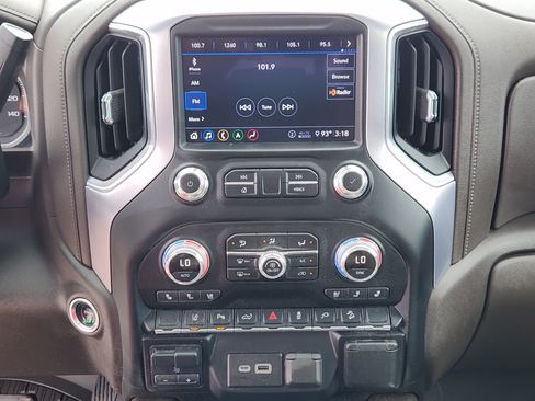 Used 2020 GMC Sierra 2500 SLT AWD/4WD image 18